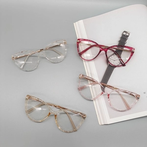 Modern cat-eye TR glasses frames for men and women in four assorted fashion colors