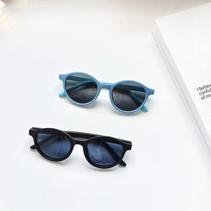 Kids oval jelly color polarized sunglasses with UV protection in black and light blue