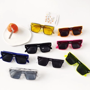 Lunettes De Soleil Carrées Pour Enfants Protection UV400 Plastique Mode Coloré Plein Air Plage Pour Tout-Petits Garçons Filles
