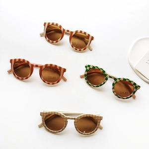 Lot de lunettes de soleil rétro pour enfants à rayures orange et carreaux avec verres UV400