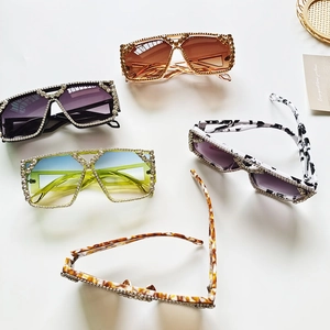 Modische übergroße quadratische Strass-Sonnenbrille für Damen und Herren in Trendfarben