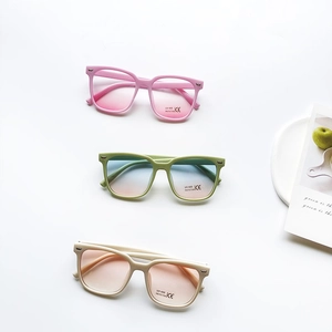 Vintage square kids sunglasses in pink, green and beige with UV400 gradient lenses