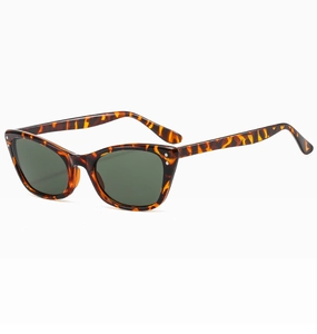 Détails de lunettes œil de chat à motif écaille avec rivets et verres foncés
