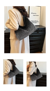 Détail d'un grand sac hobo noir à strass avec surface en cristal argenté et bandoulière en cuir