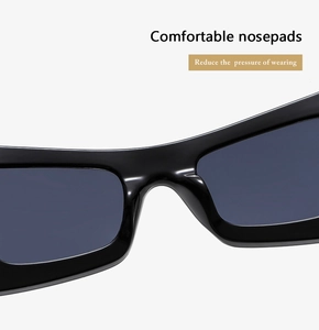 Détail des plaquettes de nez confortables sur lunettes de soleil œil-de-chat noires