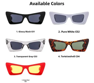 Collection de cinq lunettes de soleil œil de chat en noir, blanc, gris, écaille et rouge