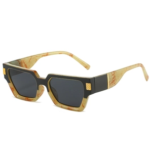 Chic square frame sunglasses with thick black and marble yellow contrast design