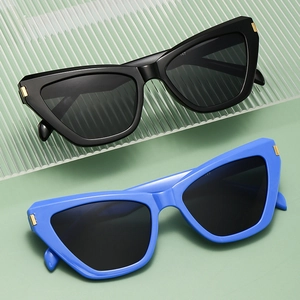Lunettes De Soleil Œil De Chat Avec Monture PC Lentille AC Protection UV400 Lunettes Rétro Tendances Triangulaires Pour Femmes