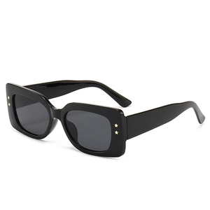 Retro Square Sunglasses With Golden Star Rivets UV400 Protection Fashion Small Frame Eyewear For Outdoor Party Streetwear
