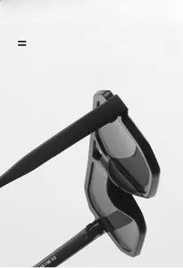 Détail de la monture en métal super élastique légère et des charnières des lunettes rétro
