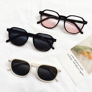 Three-pack vintage polygonal sunglasses with gradient pink and solid black lenses