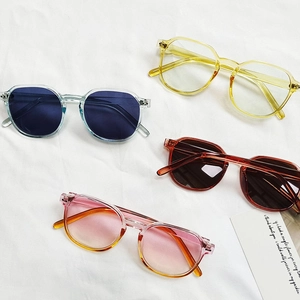 Fashionable oversized gradient sunglasses in four colors with high-quality resin frames