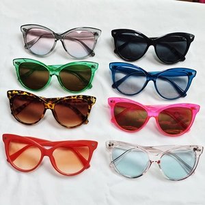 Lunettes De Soleil Oeil De Chat Pour Femmes Rétro Petit Cadre Mode Résine Protection UV400 Voyage Couleurs Bonbons