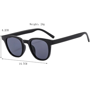 Classic black full-rim resin sunglasses with UV protection lenses, size 147mm x 42mm