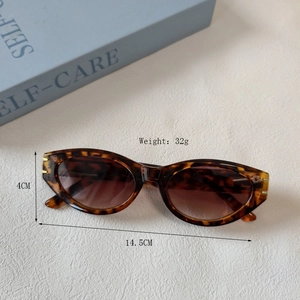 Retro tortoise cat eye sunglasses with brown lenses and 32g lightweight resin frame