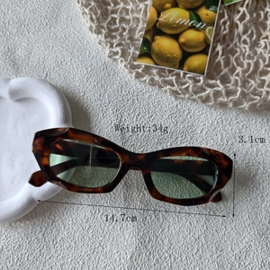 Lunettes de soleil rétro œil de chat écaillé avec détails sur le poids et la taille