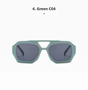 Vue de face de lunettes de soleil géométriques vertes à double pont et verres gris
