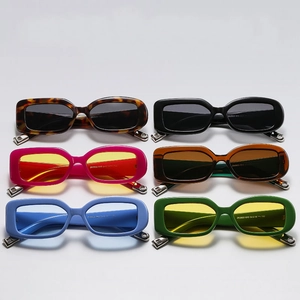 Retro Square Sunglasses PC Frame UV400 Protection Trendy Rectangle Fashion Eyewear For Men Women