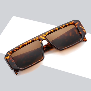 Klassische quadratische Schildpatt-Sonnenbrille mit braunen Gläsern und UV400-Schutz