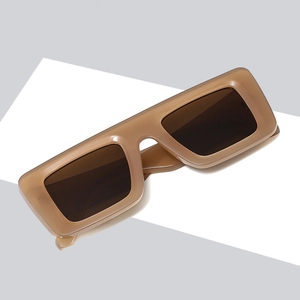 Retro rectangle thick frame sunglasses in tea brown with dark brown protective lenses