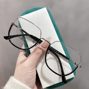 Lunettes de lecture anti-lumière bleue à monture métallique polygone noire et argentée