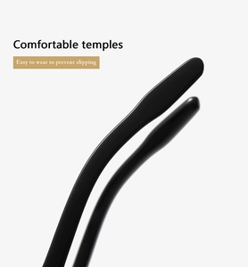 Dettaglio delle stanghette ergonomiche nero opaco degli occhiali da sole quadrati per comfort