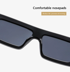 Makroaufnahme der bequemen Nasenpads bei schwarzer quadratischer Sonnenbrille
