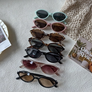 Retro Oval Sunglasses Resin Frame PC Lens UV400 Protection Fashion Small Frame Y2K Style Women Travel Beach Chic