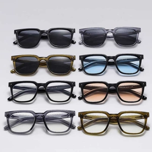 Retro Square Sunglasses UV400 Protection With Metal Star Decoration TR90 Frame Chic Eyewear For Women Men