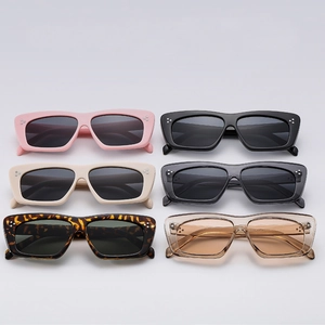 Lunettes De Soleil Rectangulaires Monture PC Décoration Rivets À Trois Points Protection UV400 Style Rétro Pour Femmes Hommes
