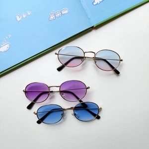 Retro oval metal frame sunglasses with gradient and blue lenses in three color options