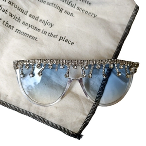 Occhiali da sole oversize sfumati blu con frange di cristallo e strass lucidi
