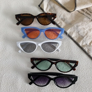 Detailed top view of retro cat-eye sunglasses collection in five trendy color varieties