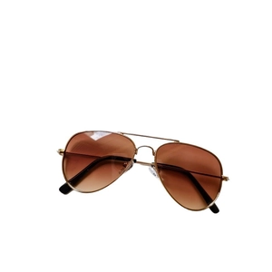 Classic aviator kids sunglasses with golden metal frame and brown gradient lenses