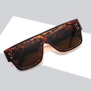 Retro square oversized tortoiseshell sunglasses with brown lenses and silver rivets