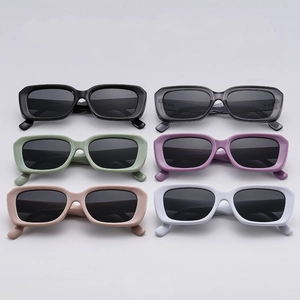 Vintage Square Sunglasses Retro Rectangle Small Frame UV400 Protection PC Material With Rivets Fashion Eyewear For Women