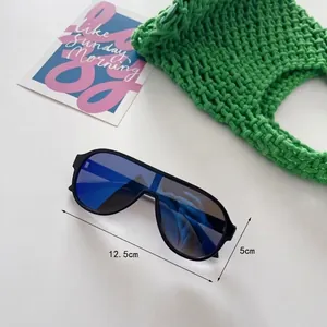 Détail de lunettes aviateur enfant avec dimensions 12,5cm de large et 5cm de haut