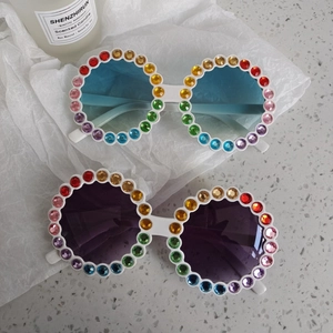 Lunettes de soleil rétro rondes pour enfants avec strass arc-en-ciel et verres dégradés