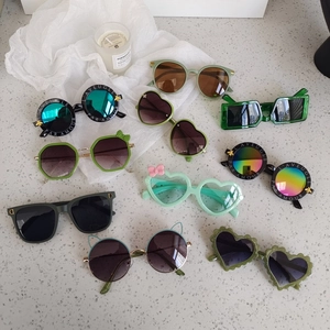 Kids Sunglasses Retro Vintage Green Series UV400 Protection Flower Heart Cat Eye Shapes For Boys Girls Outdoor