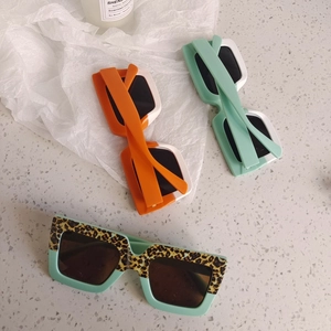Fashionable leopard print and color-blocked square children's sunglasses with UV protection