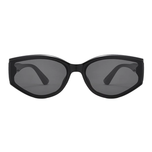 Lunettes de soleil ovales noires tendance avec verres gris pour les vacances à la plage