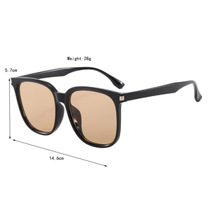 Detailed size parameters of vintage oversized sunglasses showing 28g weight and frame dimensions