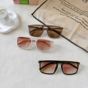 Stylish square frame oversized sunglasses with double bridge design for men and women