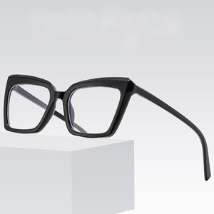 Classic black oversized blue light blocking glasses with a stylish cat-eye frame design