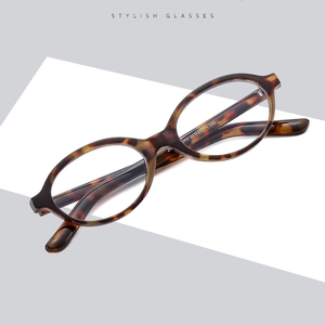 Retro tortoiseshell oval glasses frame with stylish vintage anti-blue light design