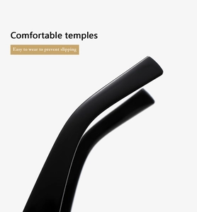 Detail of ergonomic black cat-eye sunglasses temples with non-slip comfortable fit