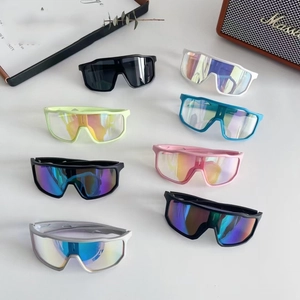 Kids Sports Sunglasses Oversized One Piece Lens Windproof UV400 Protection Cycling Outdoor Eyewear Resin Frame PC Iridescent