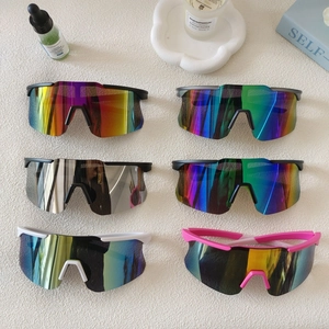 Outdoor cycling sunglasses for men and women with UV protection and colorful mirror lenses