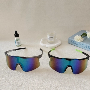 Outdoor polarized cycling sunglasses with colorful mirrored lenses for men and women
