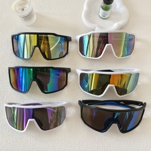Unisex Sportsonnenbrille mit großem Rahmen und bunten polarisierten Gläsern für Radsport